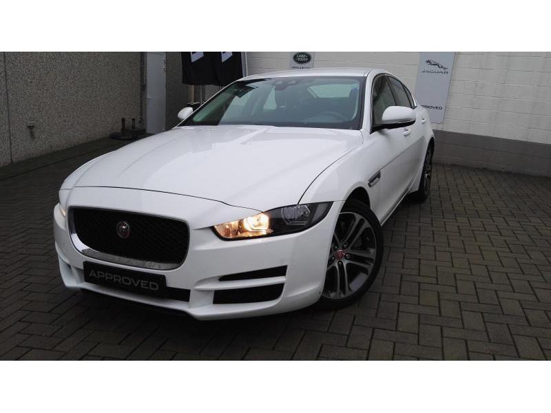 Jaguar XE PURE