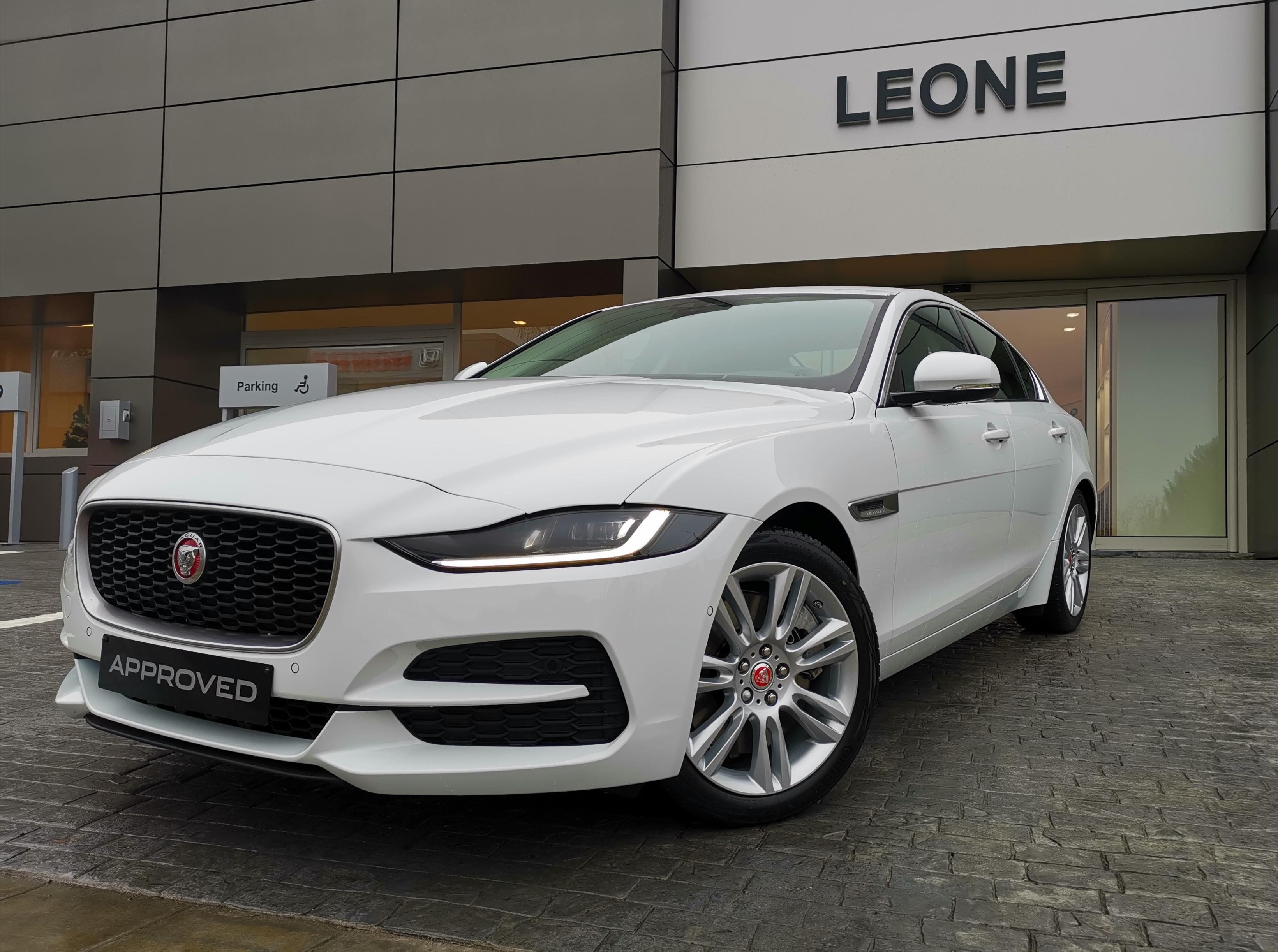 Jaguar XE NEW SE AWD 4x4
