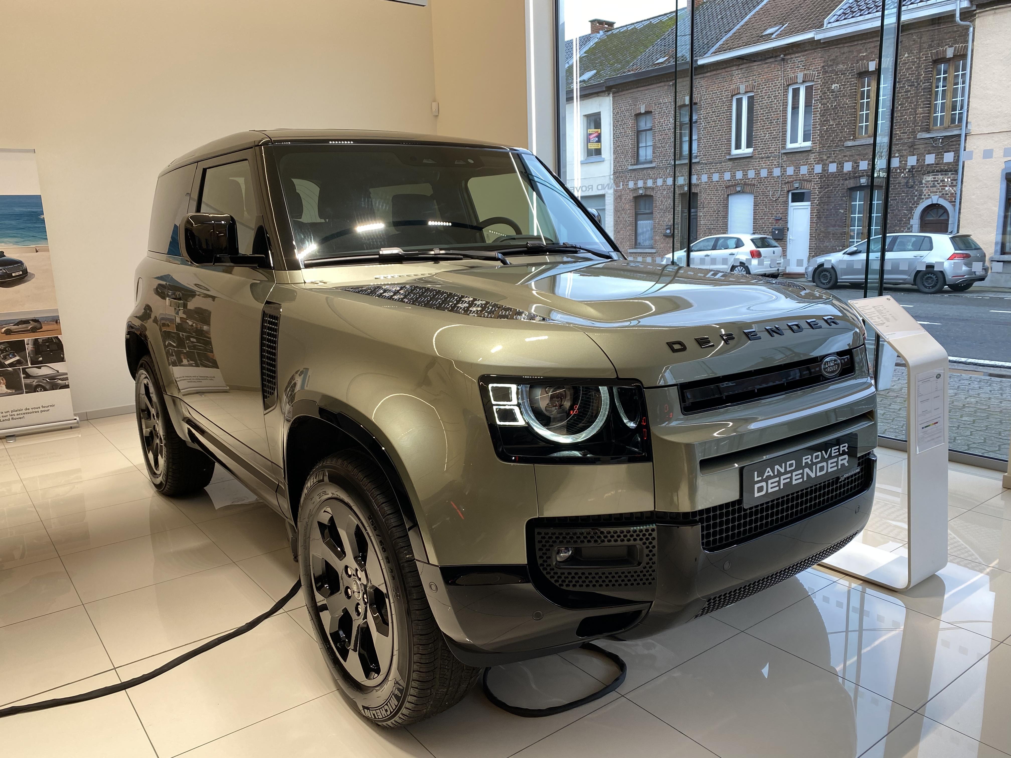 Land Rover Defender X-Dynamic SE 90