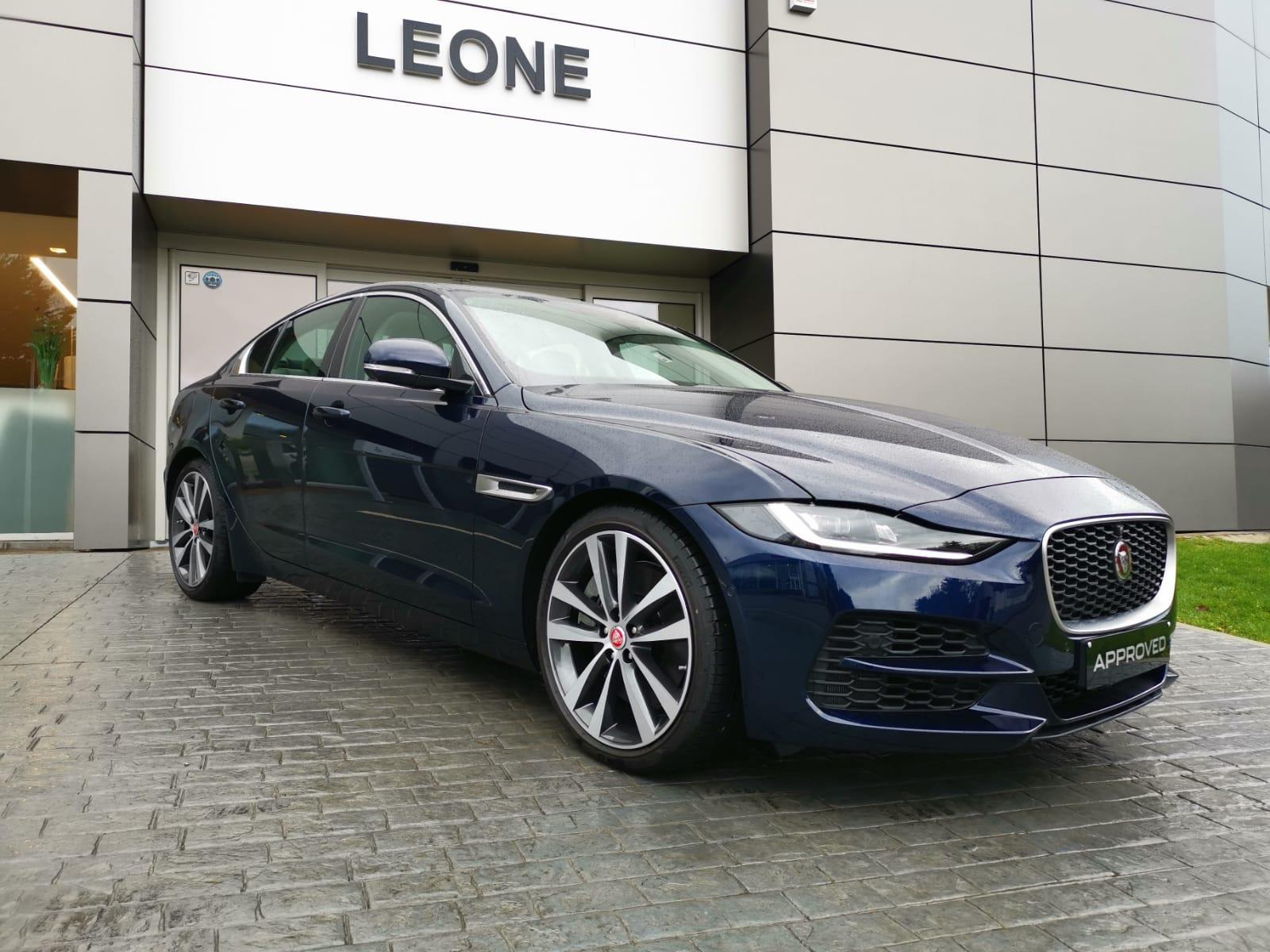 Jaguar XE P250 S new model like new!!